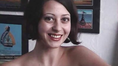 Doggystyle-Sex mit der Freundin auf dem reife frauen solo porn Sofa im Wohnzimmer