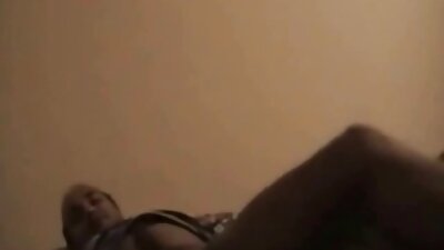 Morgens solo bisexuell mit Dildo am Arsch, um einen reife frauen porn video Orgasmus zu erreichen